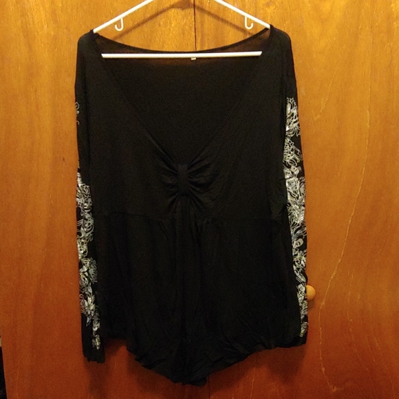 Tops - Low cut, light weight